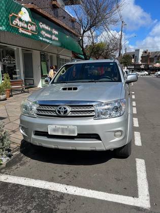 TOYOTA HILUX SW4 3.0 SRV 4X4 16V TURBO INTERCOOLER DIESEL 4P AUTOMÁTICO